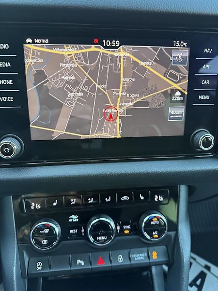Škoda Kodiaq (2020) 1,5TSi 110kW SPORTLINE TAŽNÉ  - fotka 28 z 30