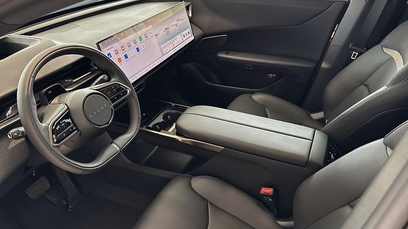 Mazda CX-6e (2026) Takumi černá kůže 21´´ kola - fotka 6 z 25
