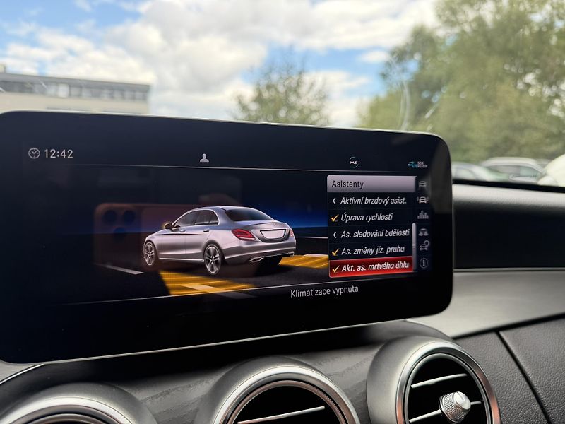 Mercedes-Benz Třídy C (2019) C 300d 4Matic AMG Line - fotka 30 z 32