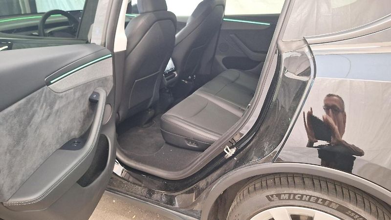 Tesla Model Y LONG RANGE DUAL MOTOR SOH 98% - fotka 7 z 10