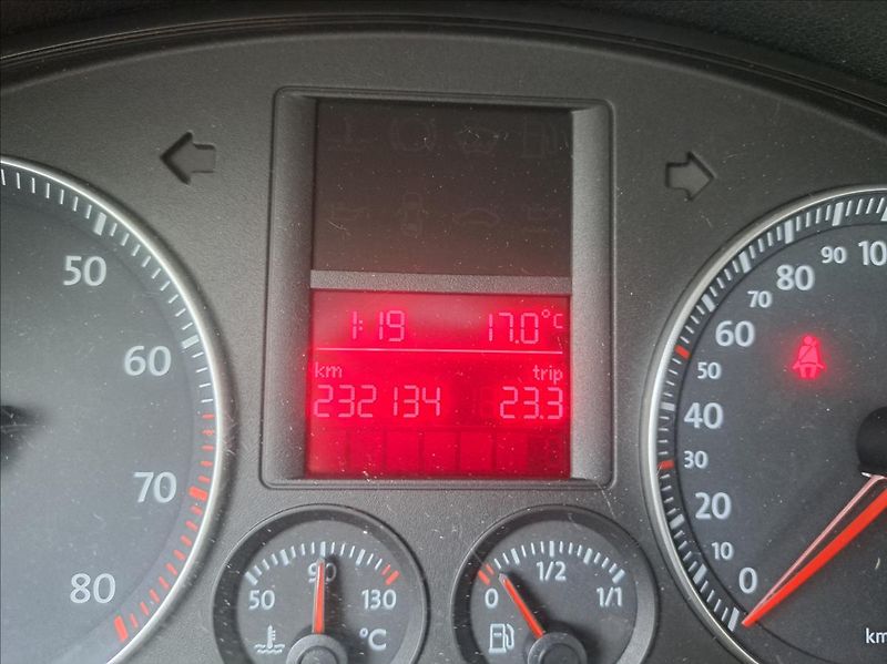Volkswagen Golf Plus 1,6 FSI - fotka 22 z 36