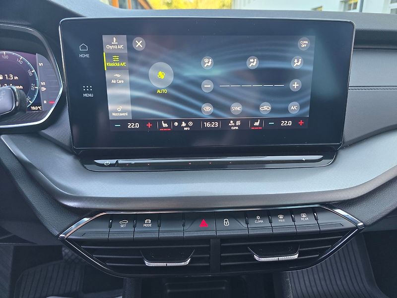 Škoda Octavia 1.4TSi 150kW iV DSG KAMERA - fotka 29 z 46
