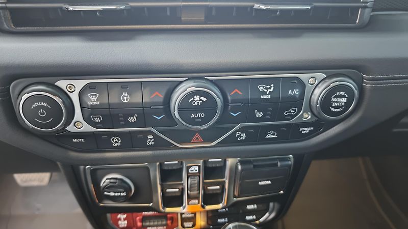 Jeep Wrangler (2025) Unlimited 2,0T  Rubicon ČR - fotka 31 z 39