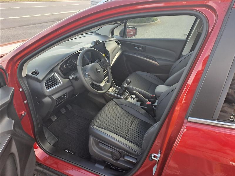Suzuki S-Cross (2026) 1,4 Elegance AllGrip MY25* - fotka 9 z 21