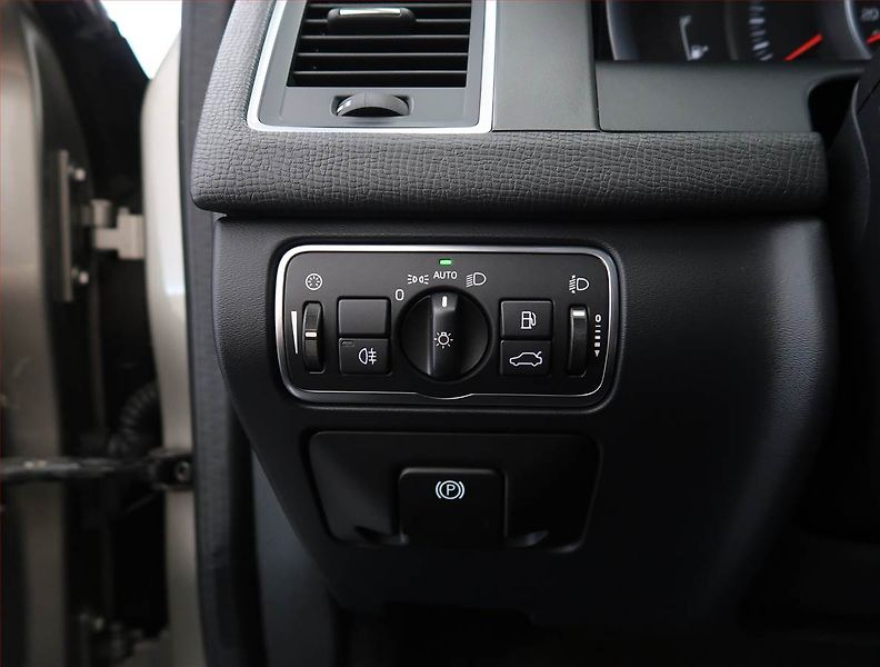 Volvo XC60 (2015) T5 AWD, 4X4, Automat - fotka 18 z 19