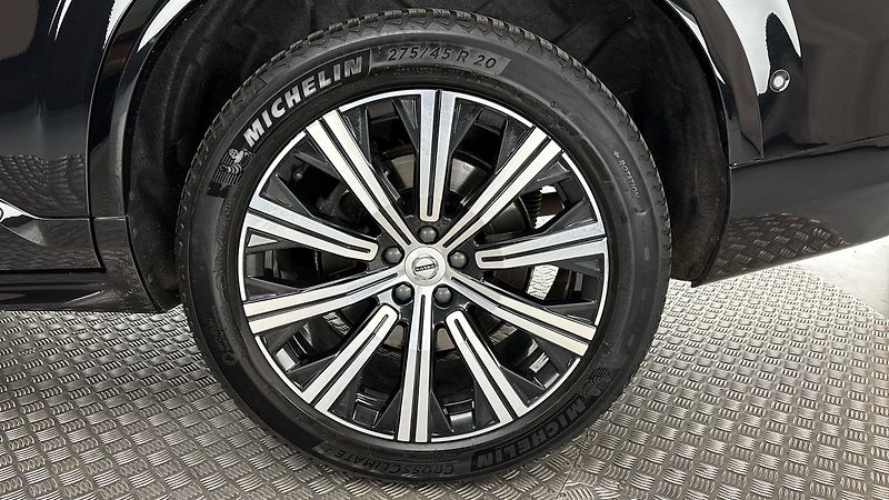 Volvo XC90 2.0 B5 AUT AWD Plus Bright - fotka 19 z 32