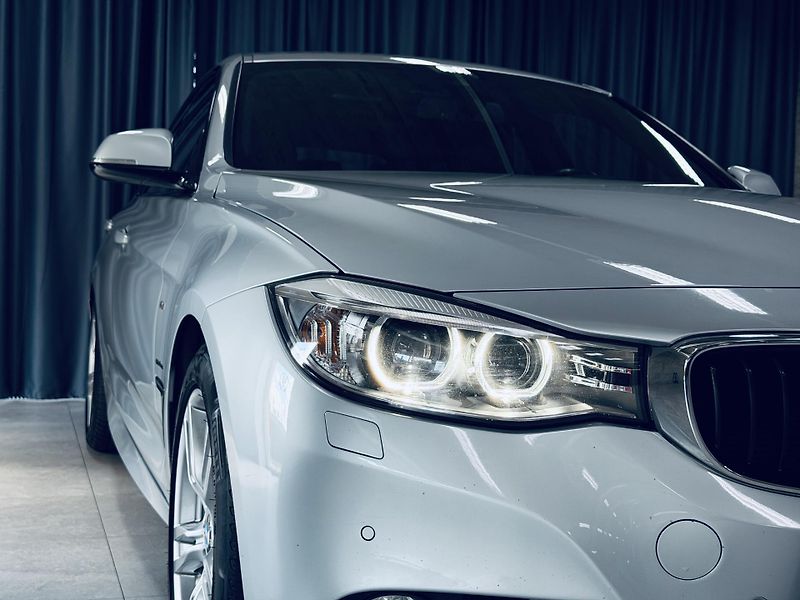 BMW Řada 3 (2015) 335d*X-drive*M-packet*CZ* - fotka 4 z 32