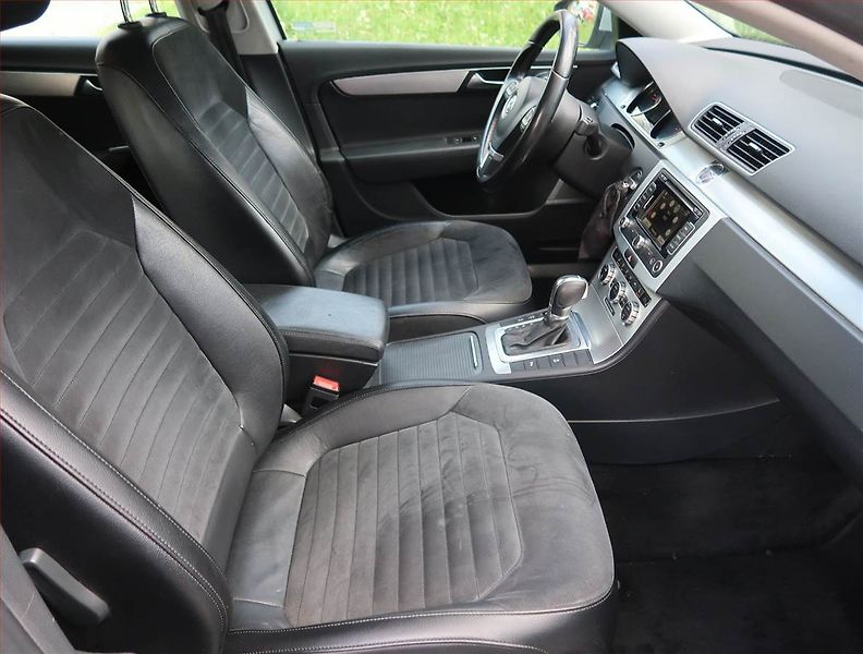Volkswagen Passat (2014) 2.0 TDI, Automat, Navi - fotka 9 z 23