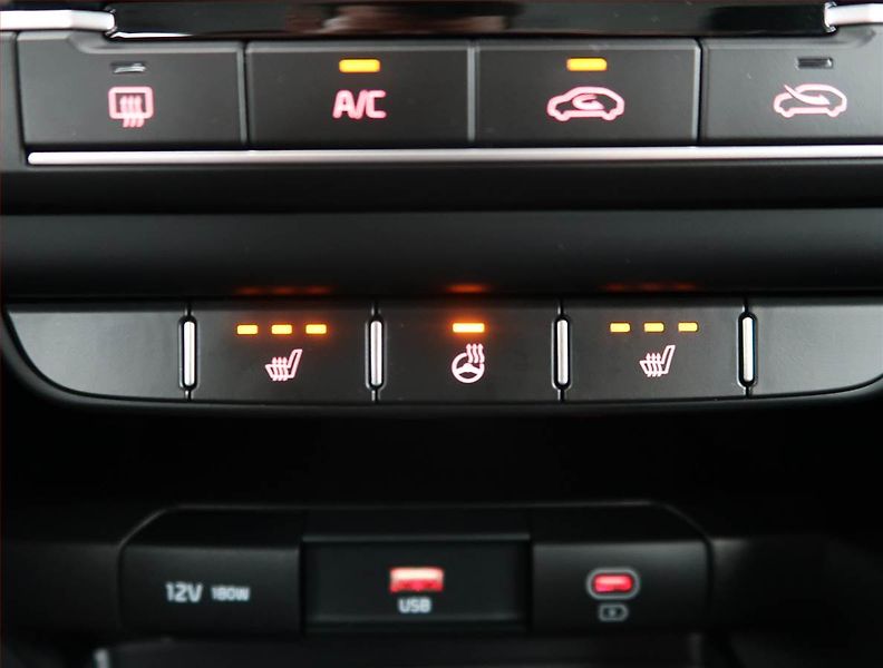 Kia Ceed (2024) 1.5 T-GDI - fotka 21 z 22