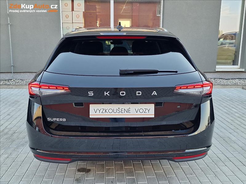 Škoda Superb 1.5 TSI DSG 110kW L&K Combi - fotka 9 z 50