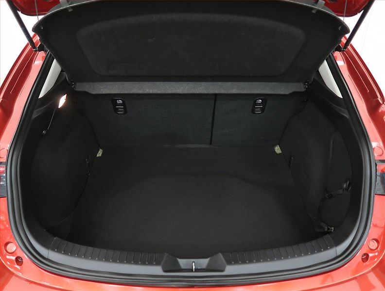 Mazda 3 (2016) 2.0 Skyactiv-G, Tempomat - fotka 14 z 20