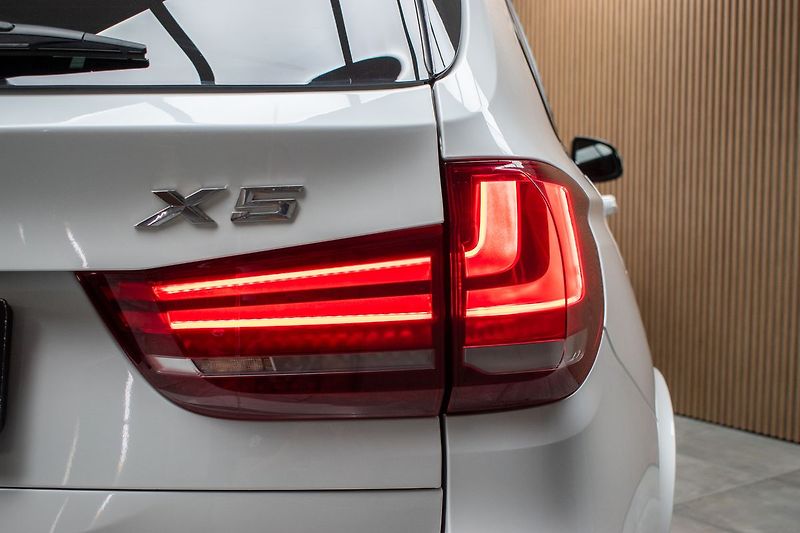 BMW X5 xDrive30d ///MSPORT*ČR*KAMERY - fotka 38 z 42
