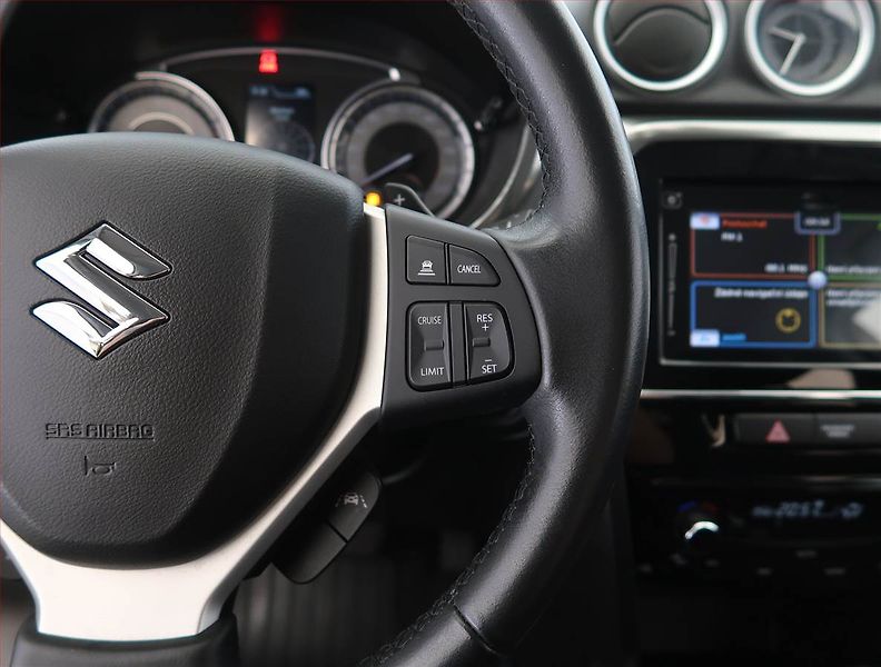 Suzuki Vitara (2021) 1.4 BoosterJet, digi klima - fotka 18 z 22