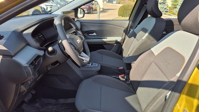 Dacia Sandero (2026) Stepway Extreme Eco-G 120 auto - fotka 7 z 13