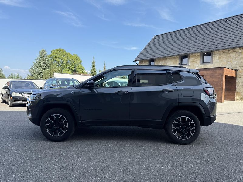 Jeep Compass Trailhawk Plug-In Hybrid 4WD - fotka 7 z 22