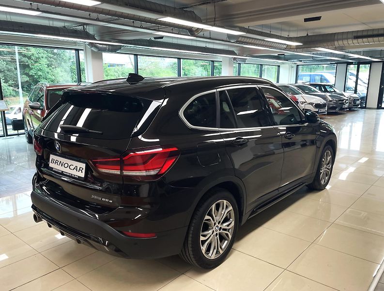 BMW X1 xDrive25e, ČR, 1.MAJ - fotka 6 z 32