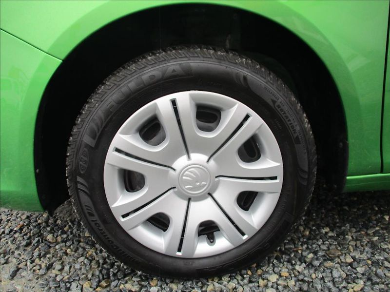 Škoda Fabia 1,2 TSI, klima, serv. kniha, - fotka 27 z 39