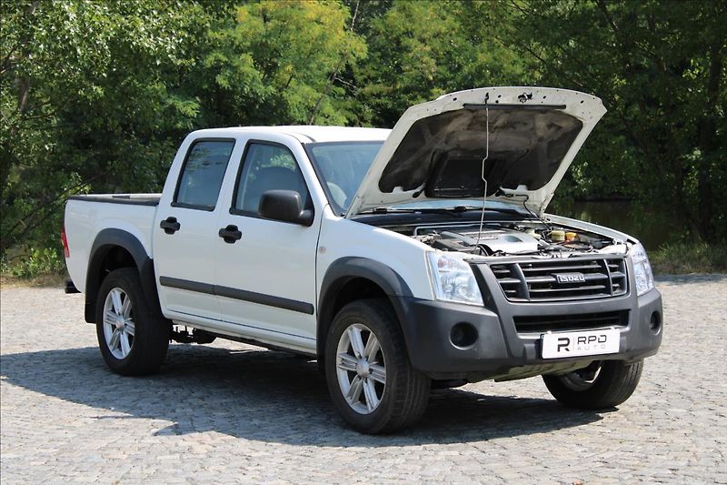 Isuzu D-Max 3.0 TD / 4x4 / 120kW / Tažné - fotka 35 z 36