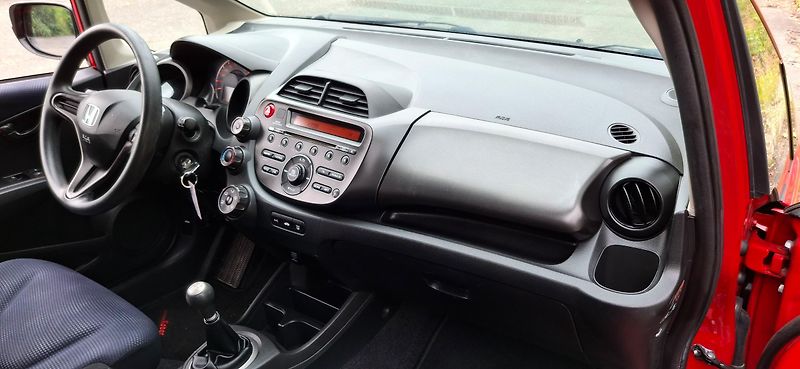 Honda Jazz 1.2 VTEC 66 kw - fotka 23 z 42