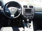 Volkswagen Golf 1,4i 16V KLIMA,VÝHŘEVY,ŠÍBR ! - náhled 8