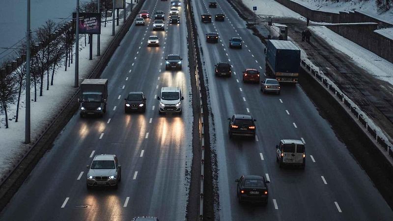 Jedete po dálnici vlevo 130 km/h a myslíte si, že jste v právu? Policie vás vyvede z omylu. Ilustrační foto