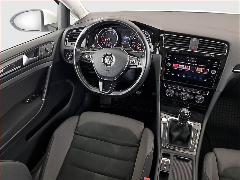 Volkswagen Golf (2020) Highline 1.5 TSI, ČR,1.maj - fotka 7 z 16