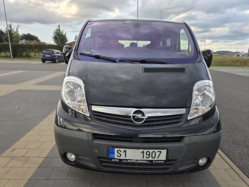 Opel Vivaro (2011) 2.5 CDTI Tour Cosmo - fotka 9 z 35