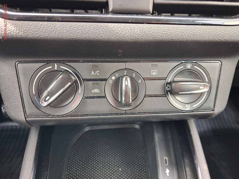 Škoda Scala (2020) 1.0 TSi, 1.maj,ČR, Ambition - fotka 13 z 20