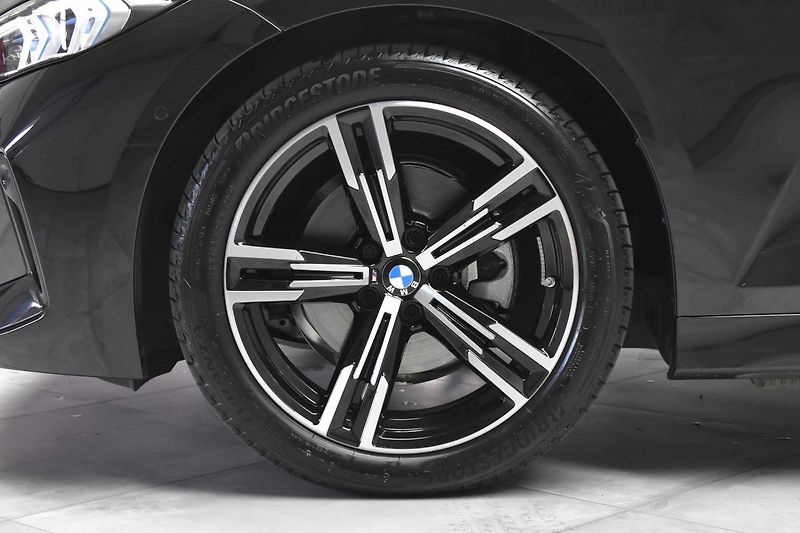 BMW Řada 3 320d xDrive ///M*ZÁRUKA*ČR 1.M - fotka 41 z 48