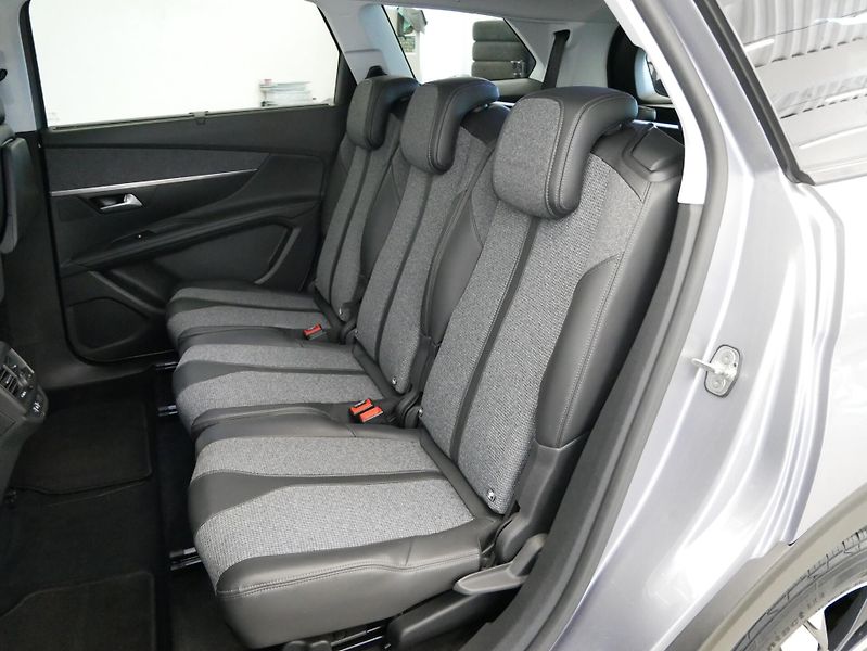 Peugeot 5008 - fotka 26 z 27
