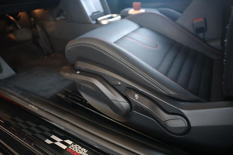 Mini Cooper S - fotka 17 z 23