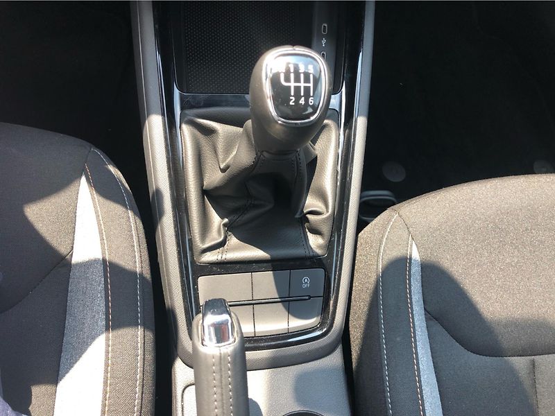 Škoda Kamiq 1.0 TSi SELECTION - fotka 21 z 27