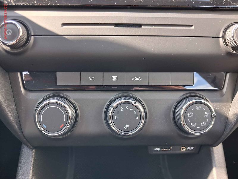 Škoda Octavia (2016) 1.4 TSi, 2.maj,ČR, Active, - fotka 12 z 15