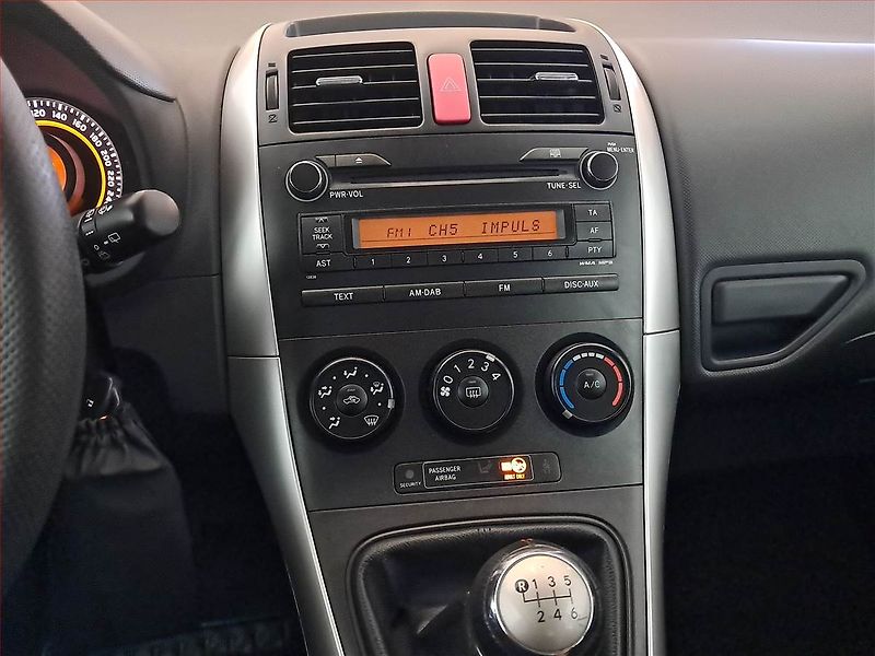 Toyota Auris (2010) 1.3 Dual VVT-i, Park. senzory - fotka 12 z 16
