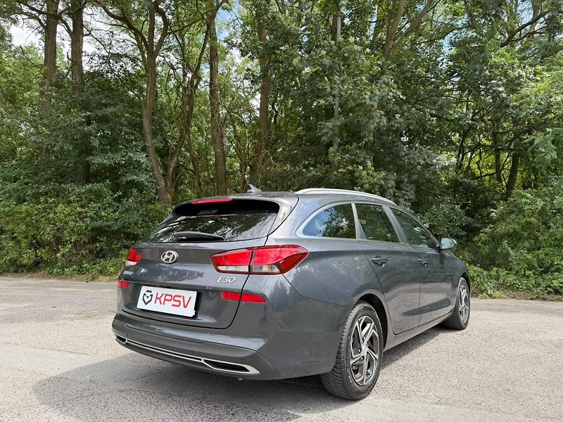 Hyundai i30 (2023) 1.0 T-GDI / 88 kW, Automat - fotka 3 z 19