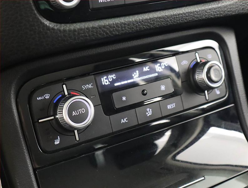 Volkswagen Touareg (2016) 3.0 TDI, 4X4, Automat - fotka 22 z 24