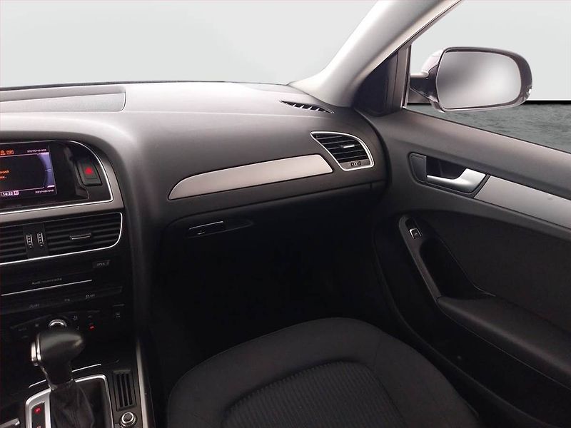 Audi A4 (2013) 2.0 TDI, Automat, Navi, Xenony - fotka 8 z 22