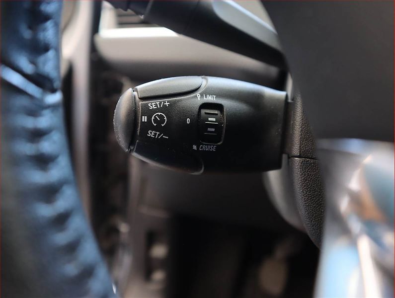 Peugeot 2008 (2016) 1.2 PureTech, Serv.kniha - fotka 17 z 17