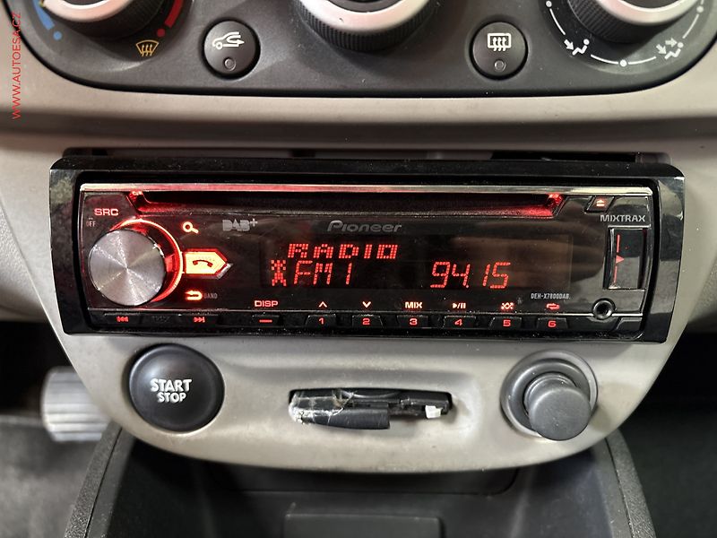 Renault Mégane (2011) 1.6 16V, Authentique, AC - fotka 11 z 13