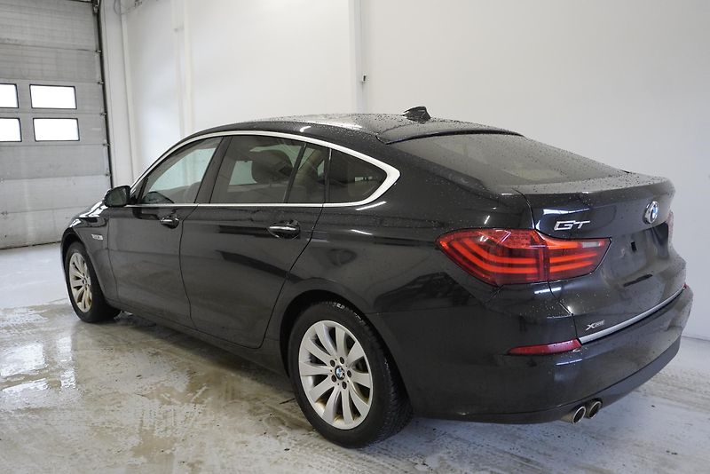 BMW Řada 5 (2014) 530D 190kW GRANTURISMO XDRIVE - fotka 8 z 32