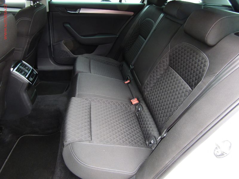 Škoda Superb (2016) 2.0 TDi, Style, TZ, navi - fotka 10 z 23