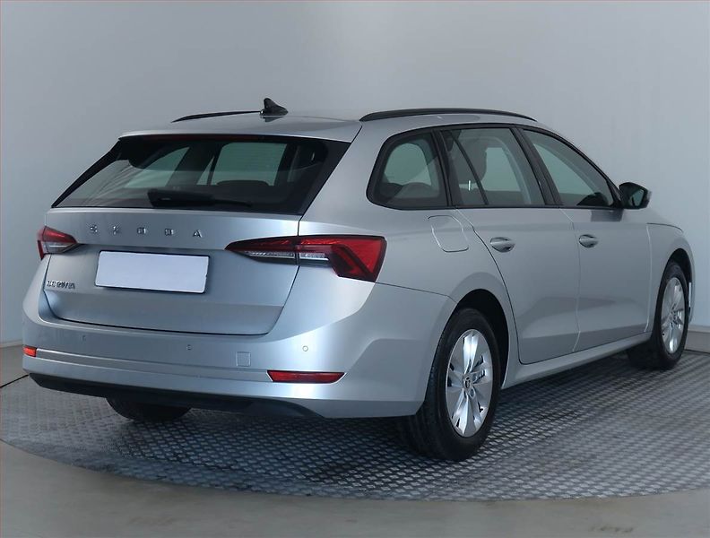 Škoda Octavia (2022) Ambition 2.0 TDI, ČR,1.maj - fotka 5 z 18