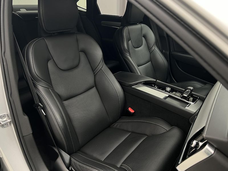 Volvo S90 B6 AWD R-Design - fotka 19 z 49