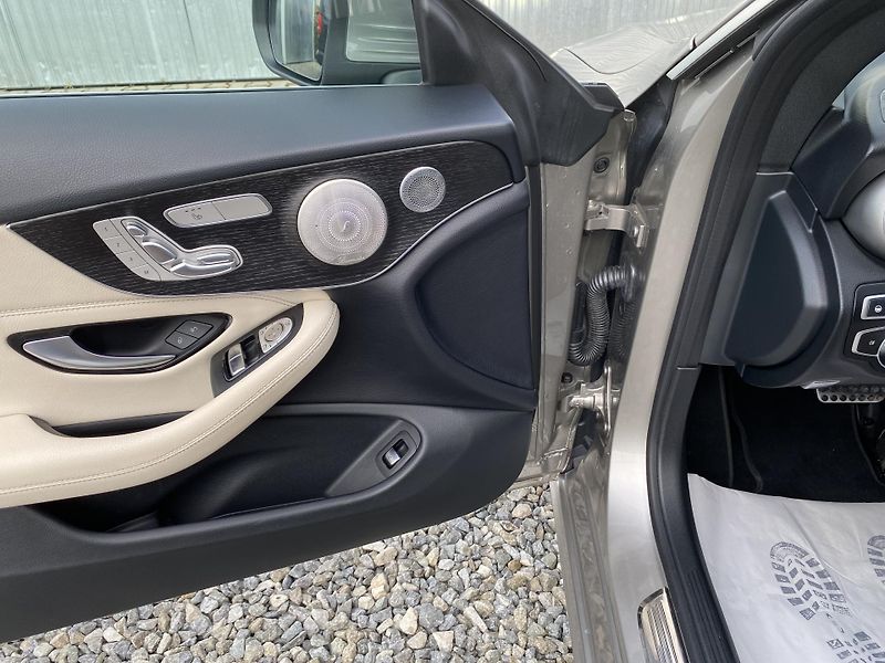 Mercedes-Benz Třídy C C 400 COUPE 4MATIC 51.000KM - fotka 90 z 149