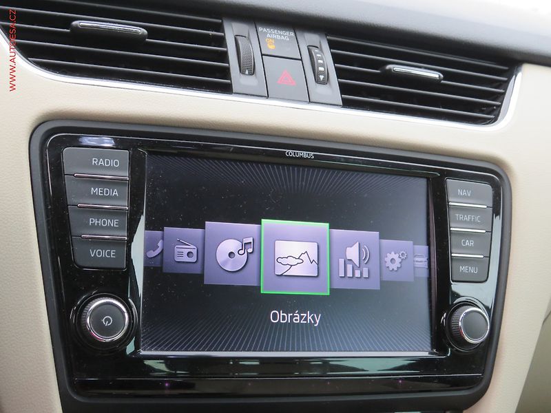 Škoda Octavia (2013) 2.0TDi, Elegance, bixen, navi - fotka 24 z 36