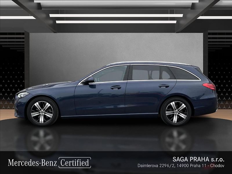 Mercedes-Benz Třídy C 300 4MATIC kombi - fotka 2 z 22