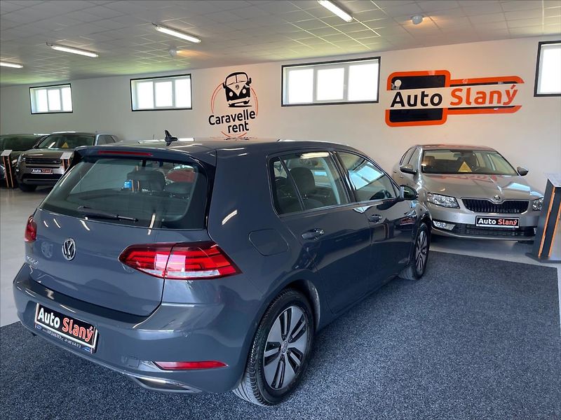 Volkswagen e-Golf 100kW,DPH,tep.čerpadlo - fotka 6 z 33