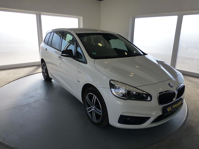 BMW Řada 2 (2016) 2,0D*NAVI*ALU*VYHŘ.SED*M.PAKET - fotka 3 z 28