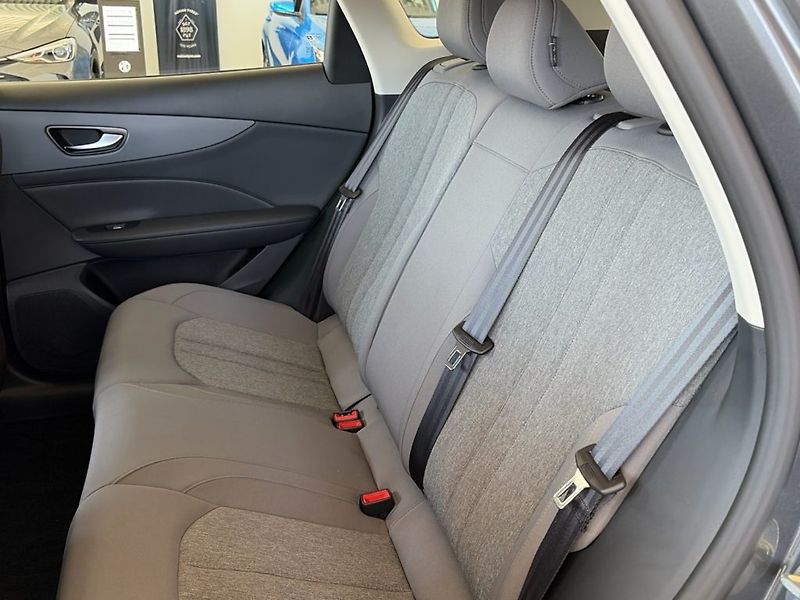 MG MGS5 EV (2026) S5 EV Emotion 49kWh - fotka 9 z 21