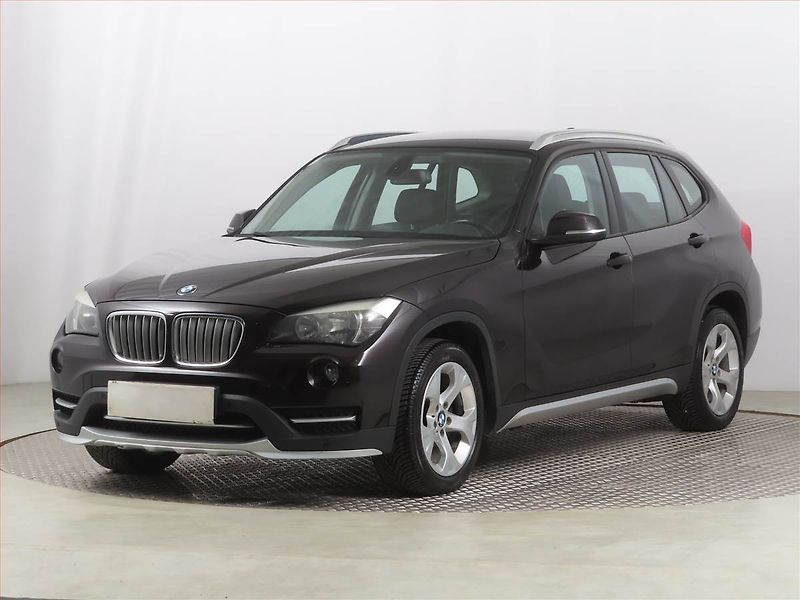 BMW X1 (2014) xLine xDrive18d, 4X4 - fotka 2 z 21